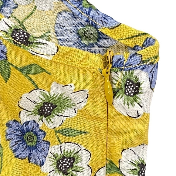 Cupcakes and Cashmere Floral Top Small Yellow Keyhole Open Back Linen Blend - Picture 4 of 16